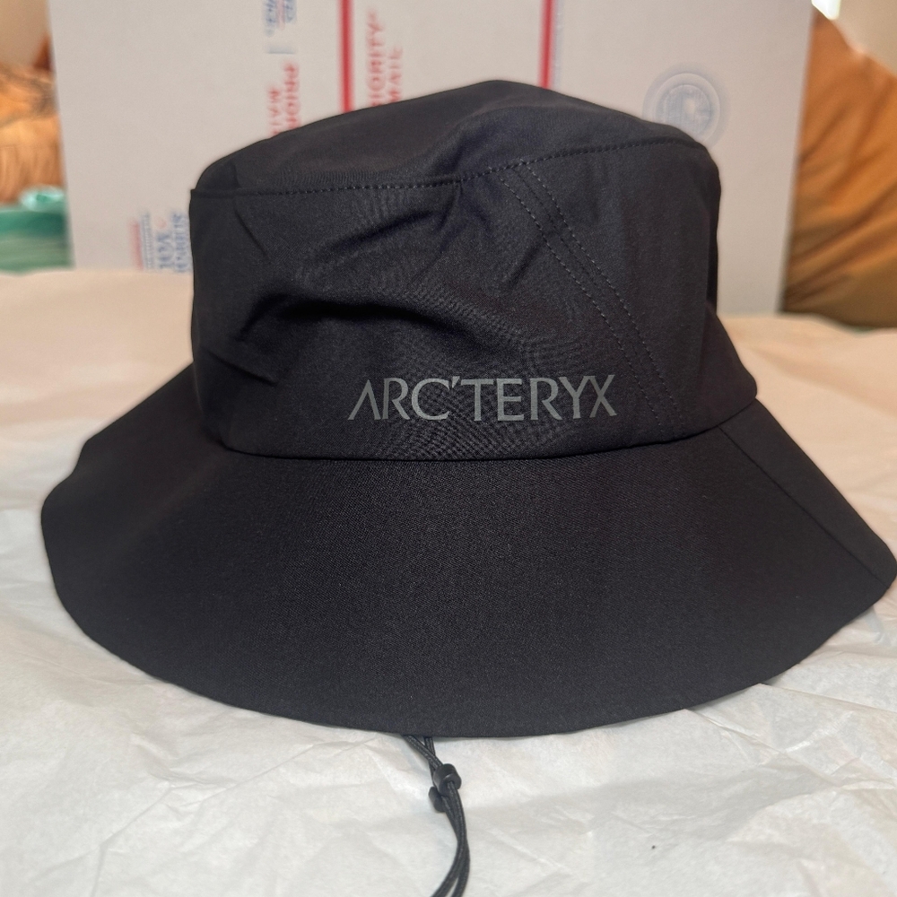 NWOT Arc'teryx Sinsola Bucket Hat Black  Light Breathable Sun Hat Small/M Unisex - Picture 6 of 14
